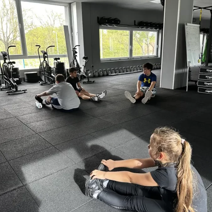 Gyerekedzés - nyújtás - Óbuda crossfit